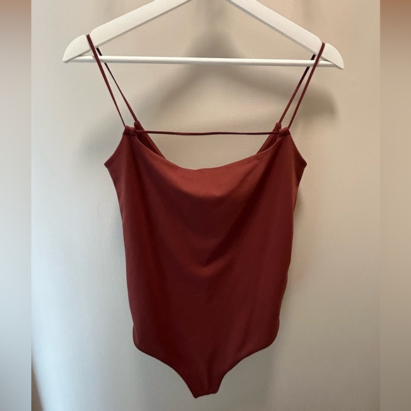 Abercrombie & Fitch double layered seamless strappy bodysuit - Picture 4 of 6
